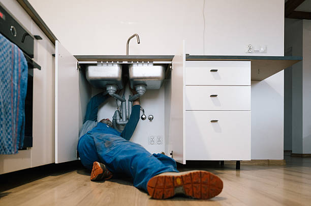 Professional Leak Detection technician working in Haydenville, OH
